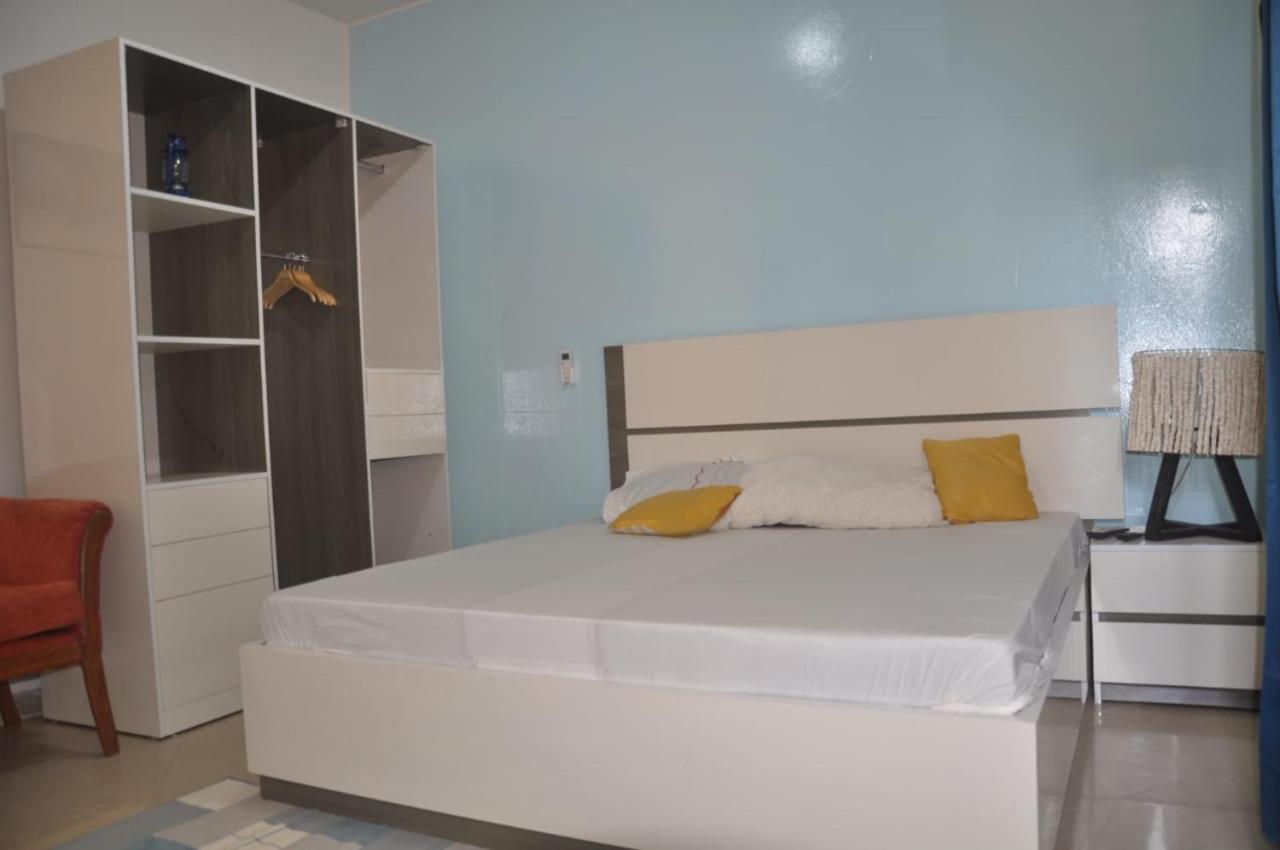 " Le Nid Douillet ", Un Fabuleux Studio, Calme, Cosy Et Bien Climatise Au Centre De Saly Exterior foto