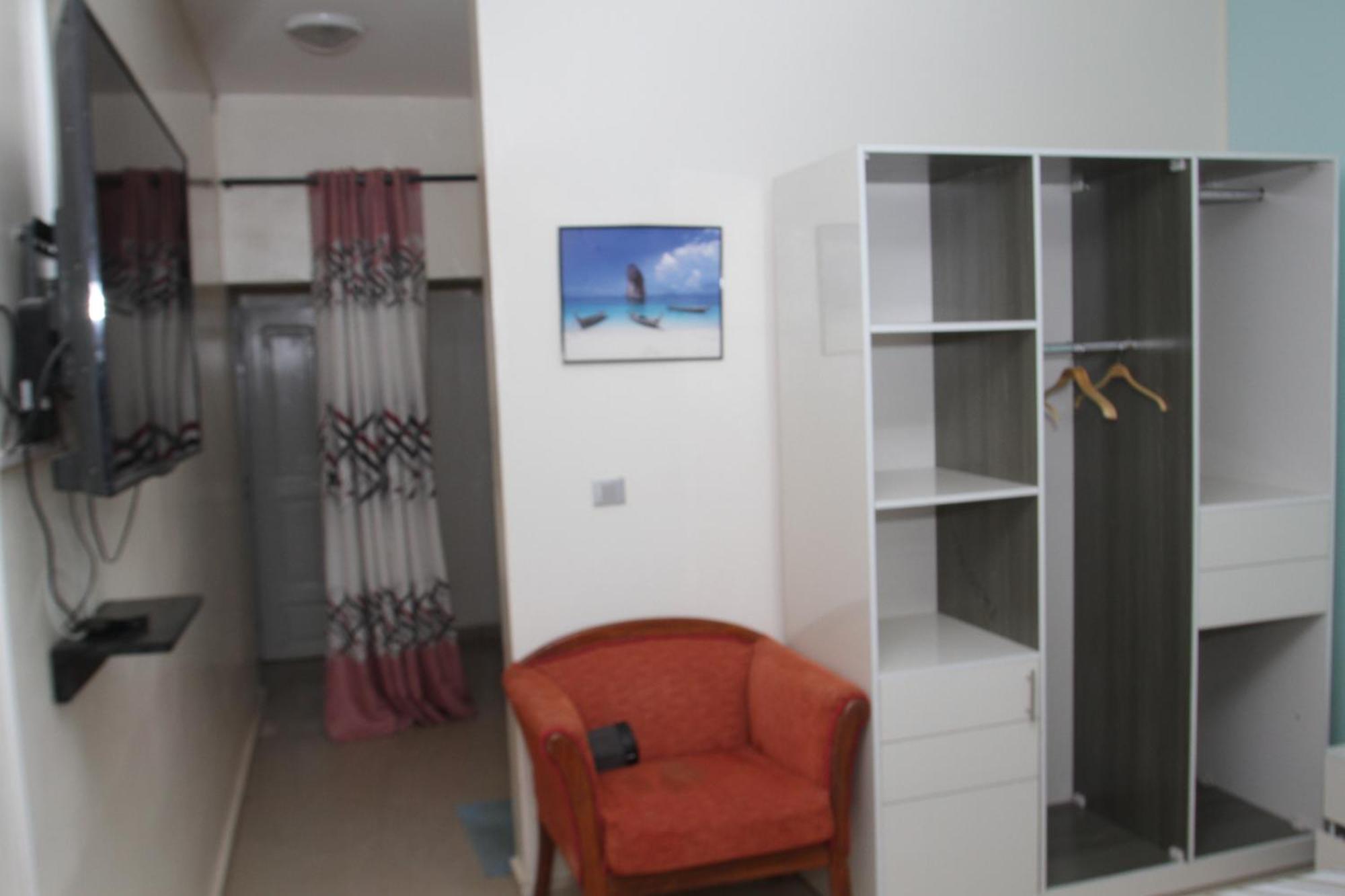 " Le Nid Douillet ", Un Fabuleux Studio, Calme, Cosy Et Bien Climatise Au Centre De Saly Exterior foto