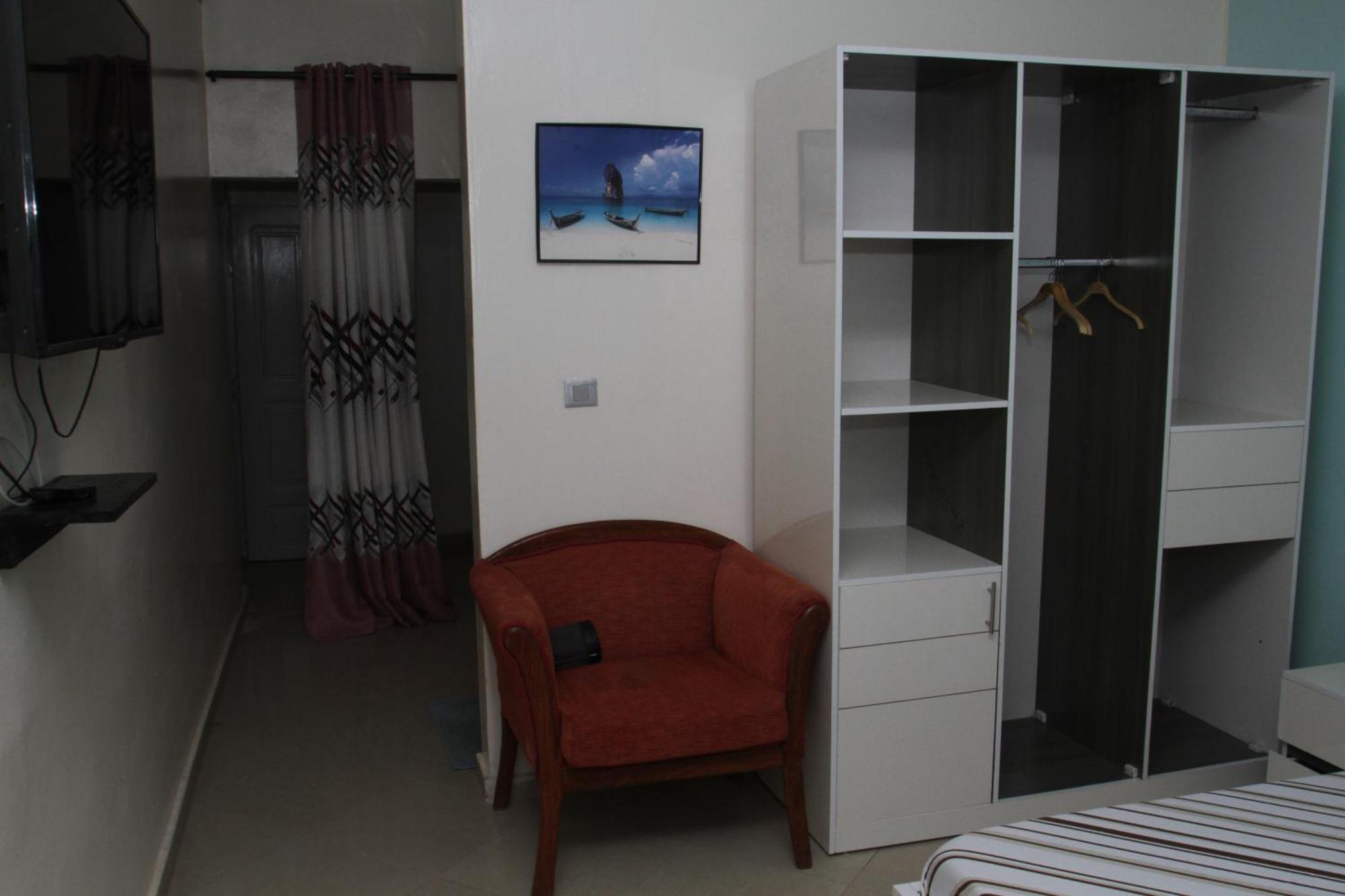 " Le Nid Douillet ", Un Fabuleux Studio, Calme, Cosy Et Bien Climatise Au Centre De Saly Exterior foto